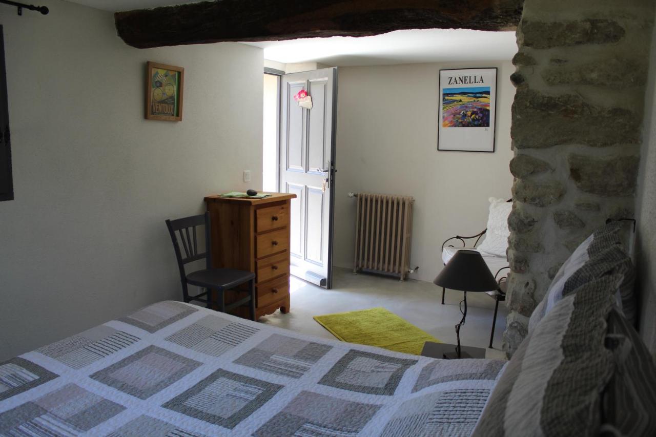 Les Logis De Paban Bed & Breakfast Crestet Exterior photo