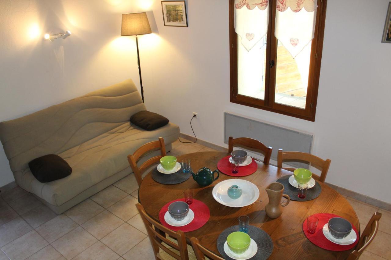 Les Logis De Paban Bed & Breakfast Crestet Exterior photo